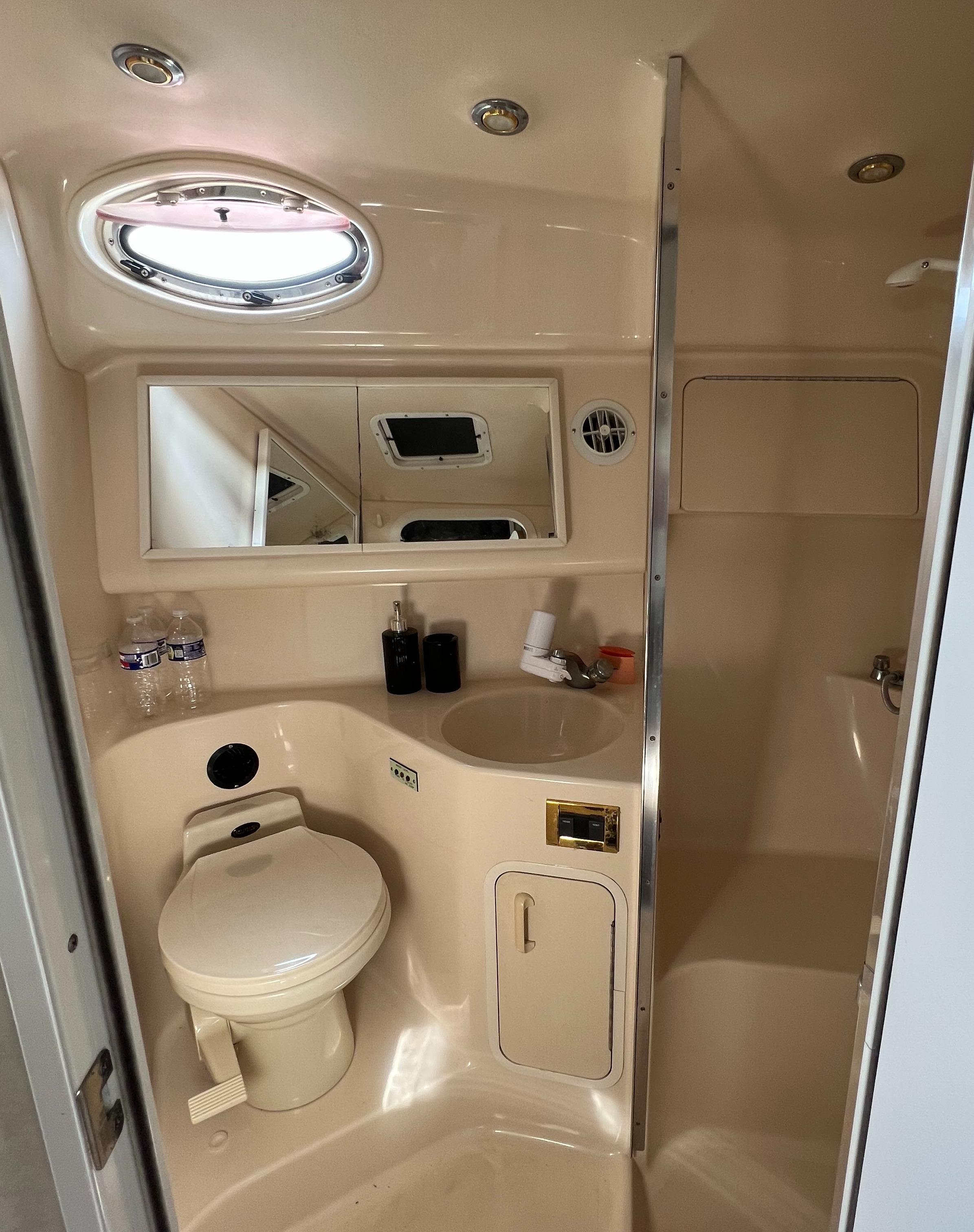 1997 Sea Ray 370 Sundancer-62