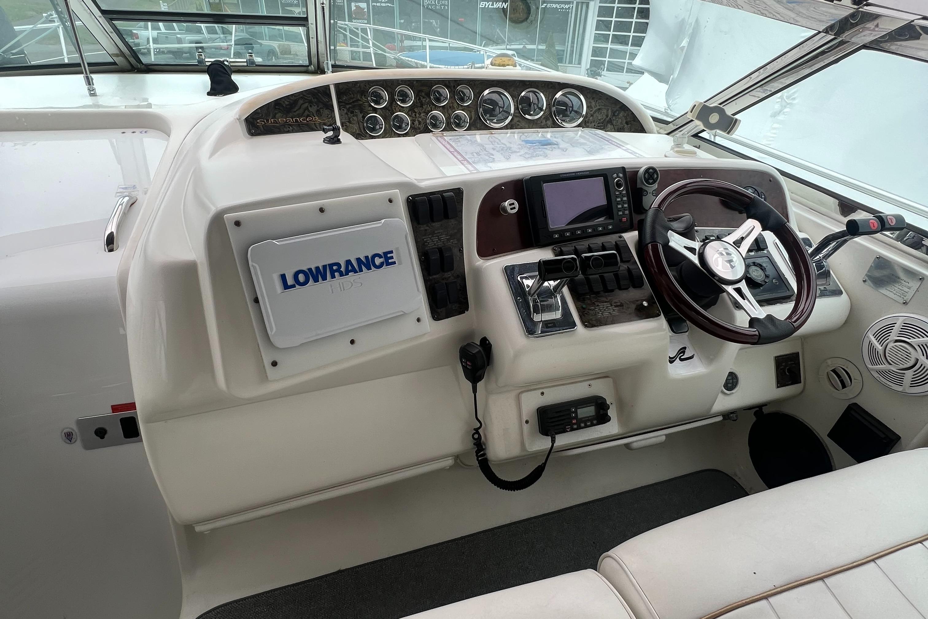 1997 Sea Ray 370 Sundancer-33