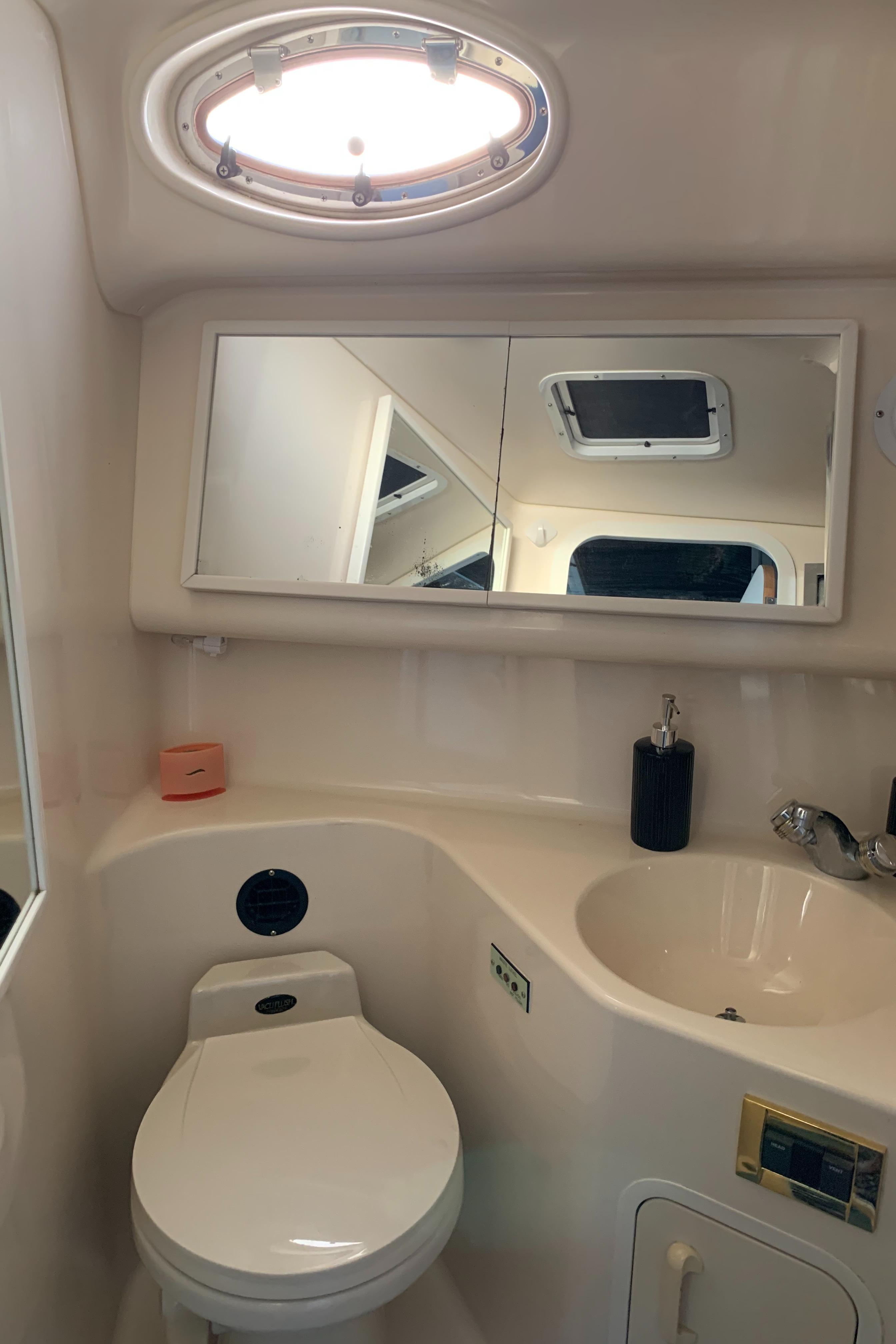 1997 Sea Ray 370 Sundancer-64
