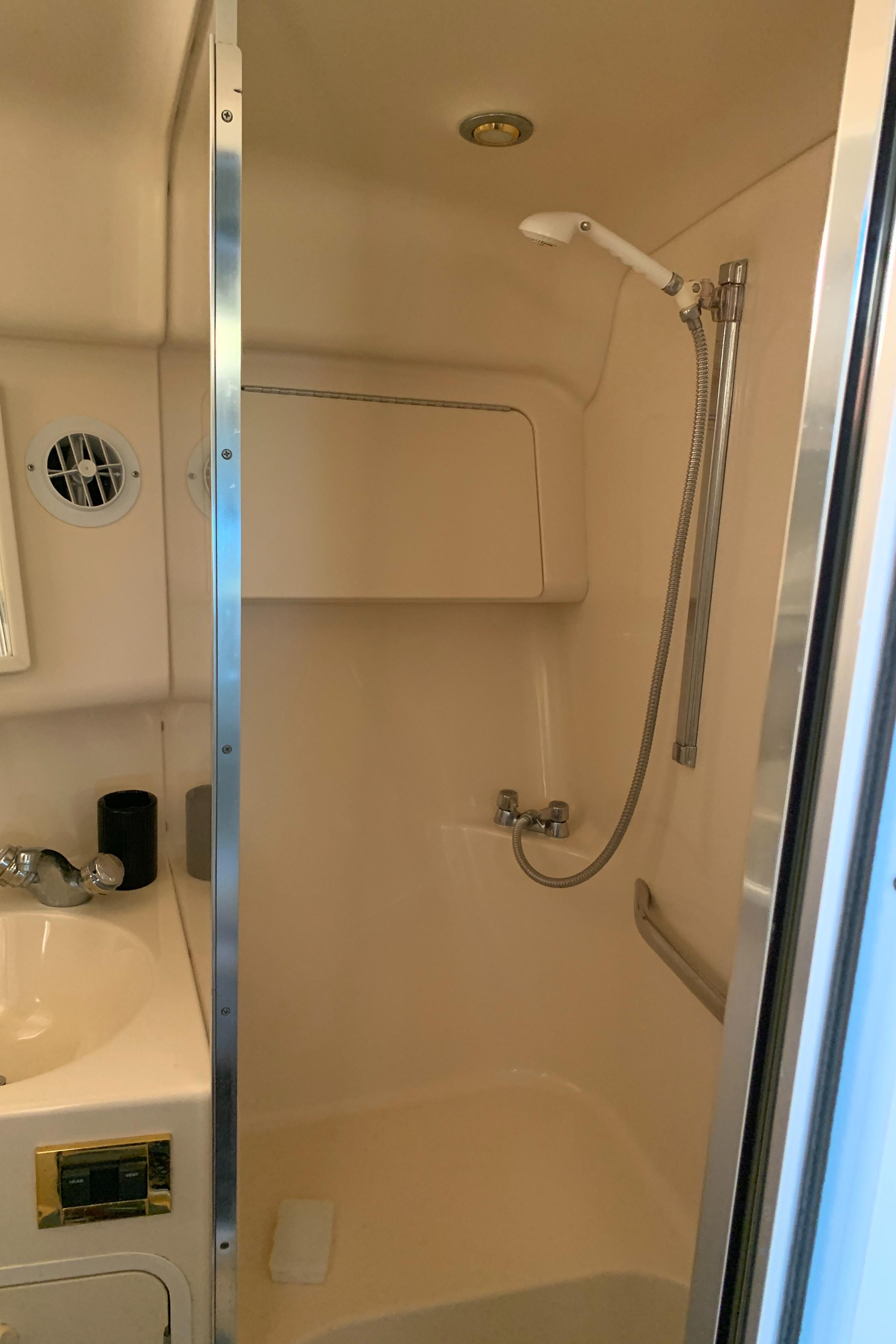 1997 Sea Ray 370 Sundancer-65