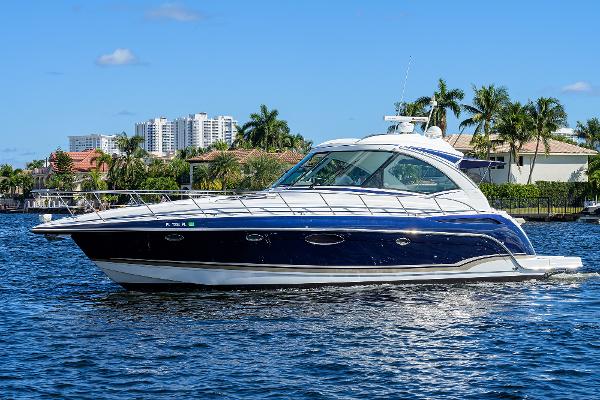 Formula 45 - Sea View - Exterior profile on water