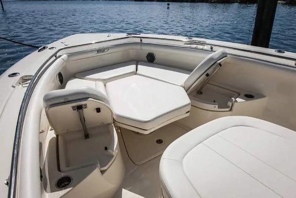 35' Boston Whaler, Listing Number 100913297, - Photo No. 5