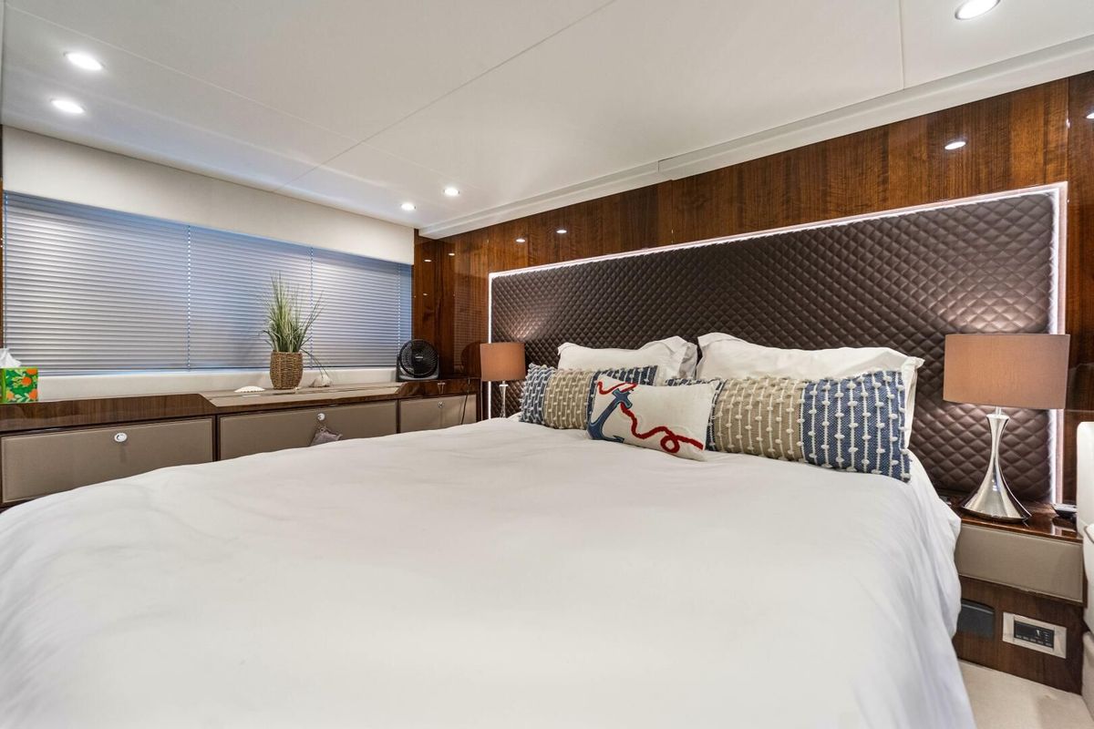 2019 Fairline 53 