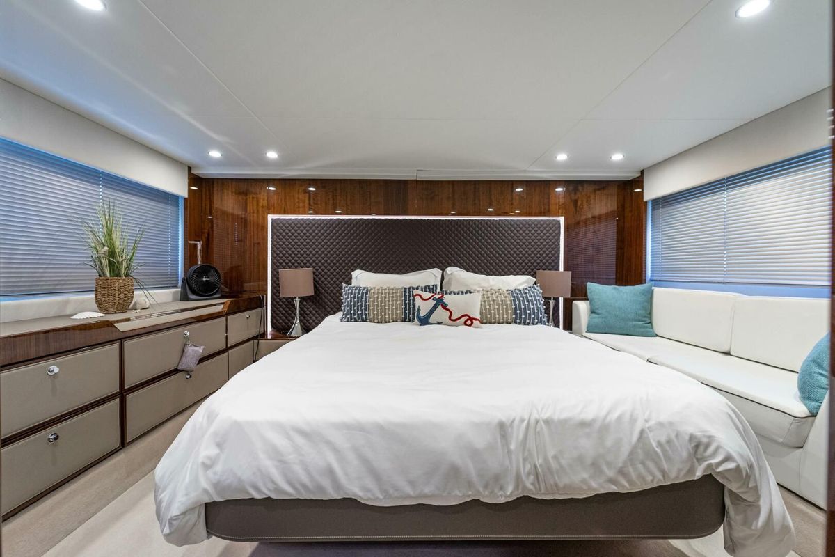 2019 Fairline 53 