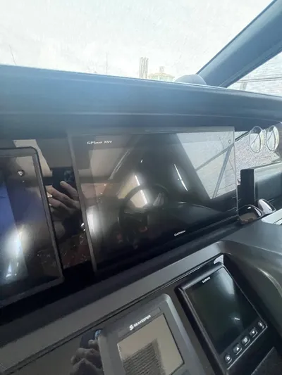 Seven Yacht Photos Pics 