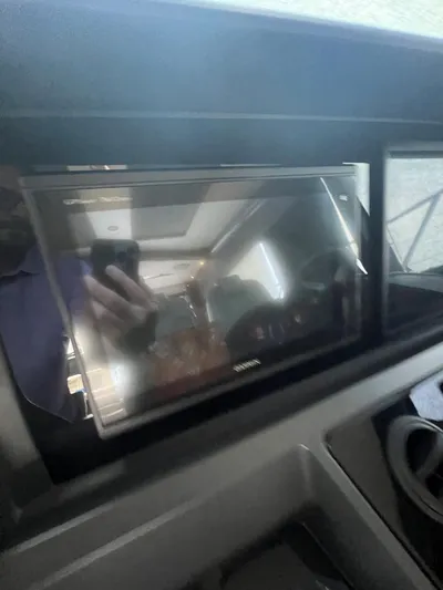 Seven Yacht Photos Pics 