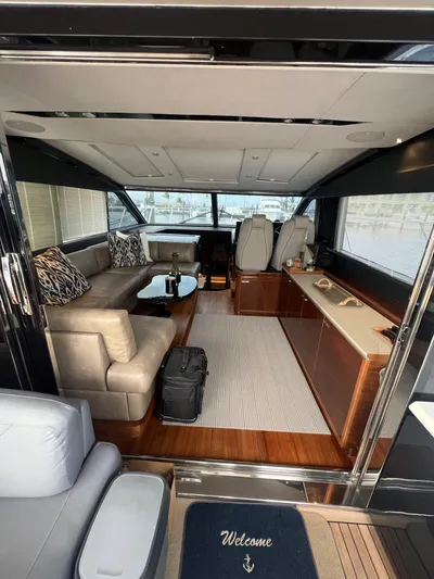 Seven Yacht Photos Pics 