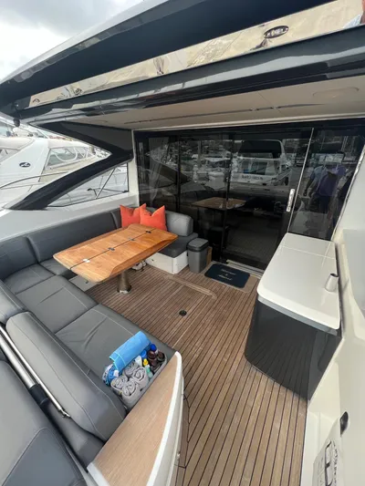 Seven Yacht Photos Pics 