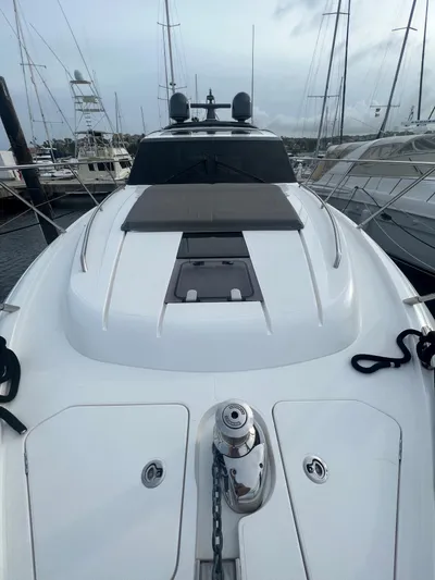 Seven Yacht Photos Pics 