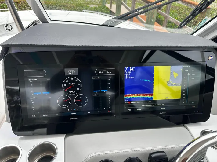  Yacht Photos Pics 2022 Regal Lx36 - Image 6