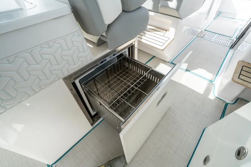  Yacht Photos Pics 2022 Regal Lx36 - Image 29