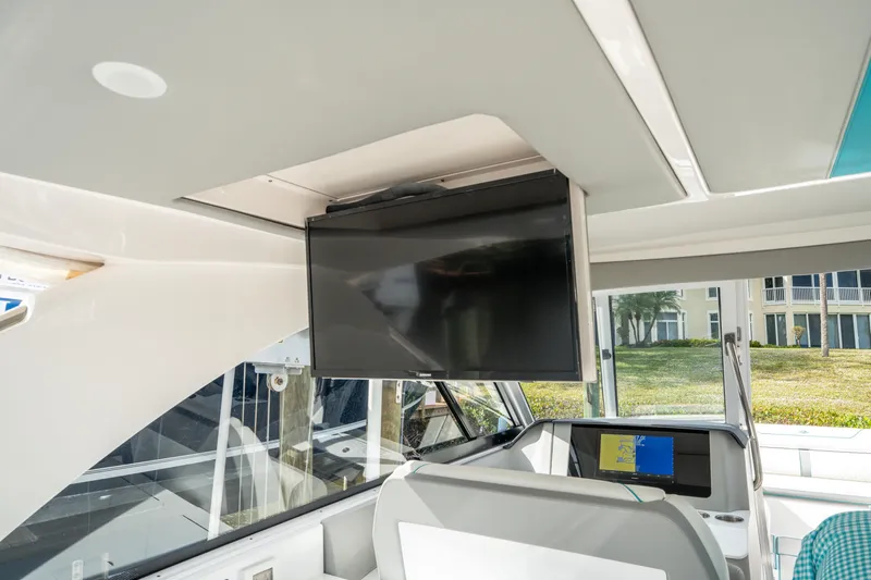  Yacht Photos Pics 2022 Regal Lx36 - Image 28