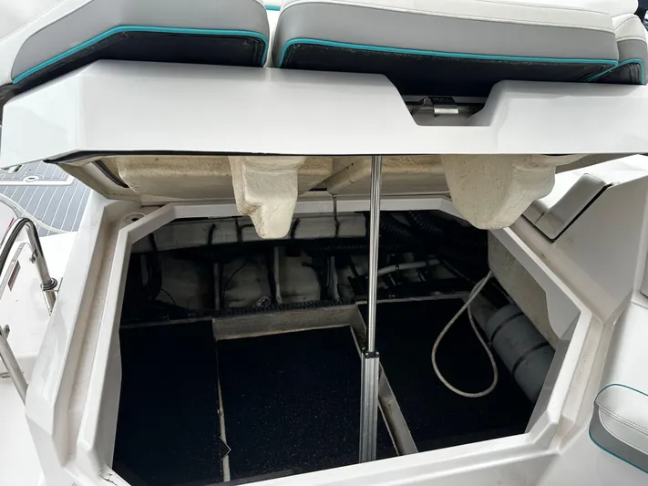  Yacht Photos Pics 2022 Regal Lx36 - Image 10