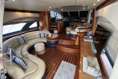 2004 Azimut 55 flybridge