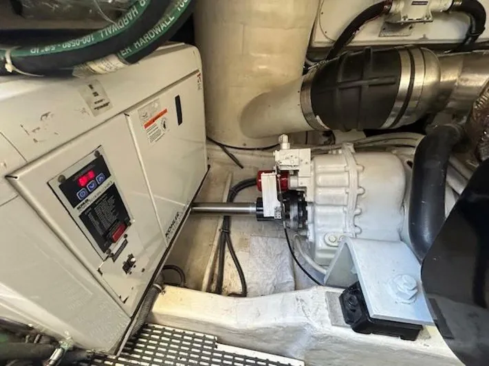 Absolutely Yacht Photos Pics 