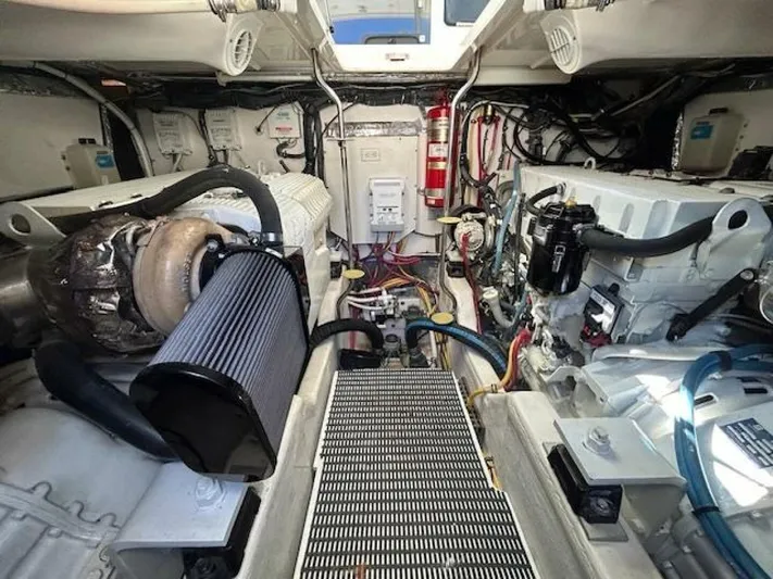 Absolutely Yacht Photos Pics 