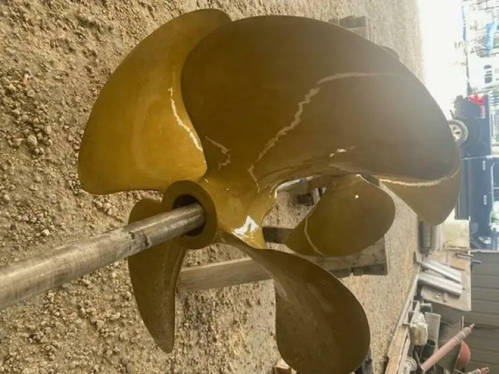 Absolutely Yacht Photos Pics 