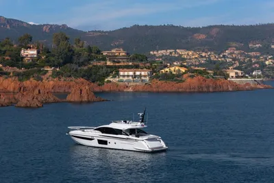 Azimut S8