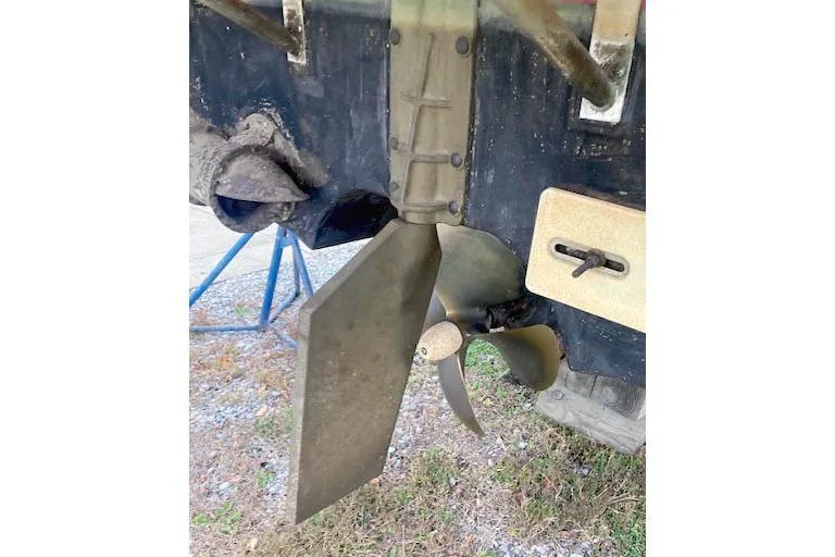 Tootles Yacht Photos Pics Propeller and rudder of 2016 Ranger Tugs R-31 boat, close-up view.