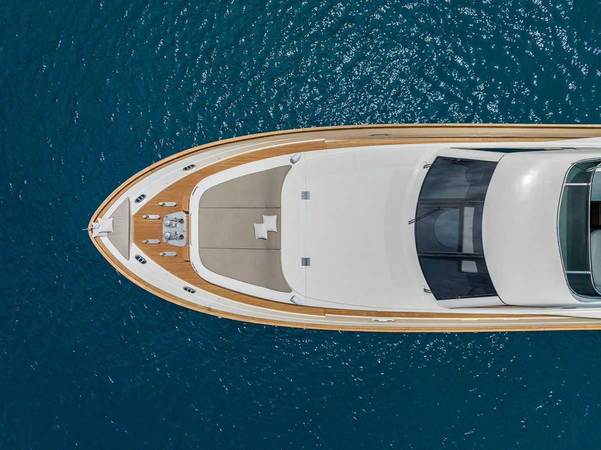 2005 Astondoa 103 