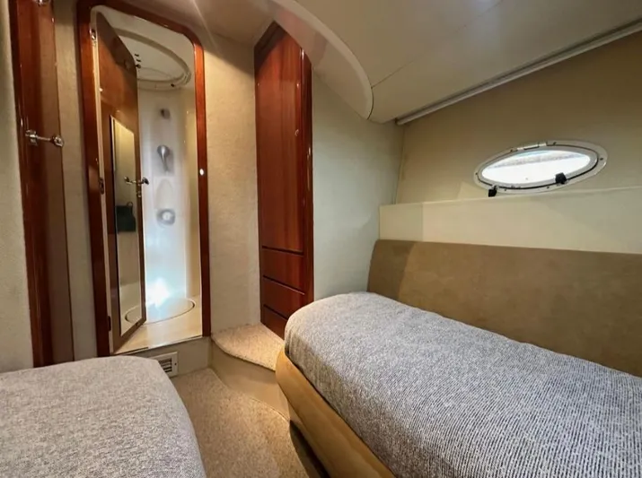 Valkiria Yacht Photos Pics 