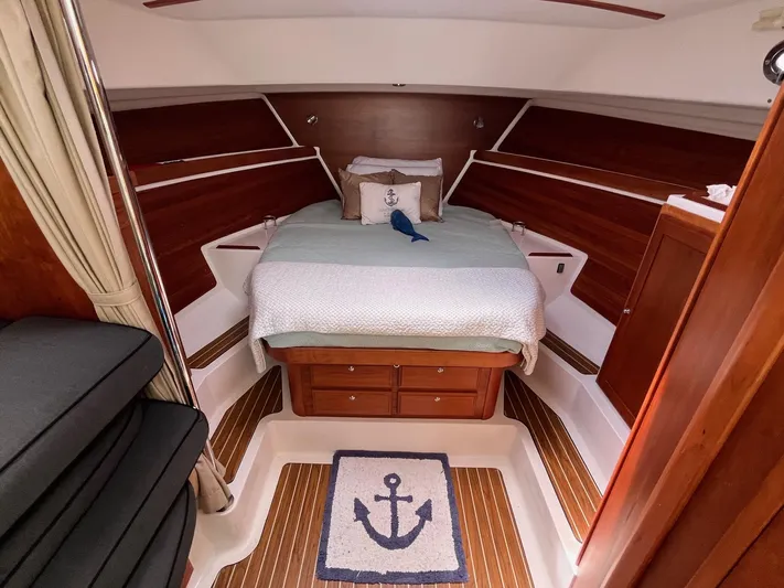 Grand Cove Yacht Photos Pics 