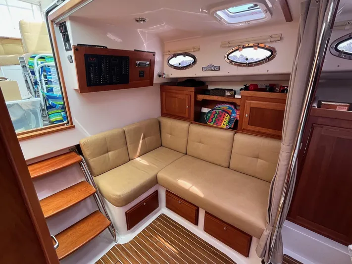 Grand Cove Yacht Photos Pics 