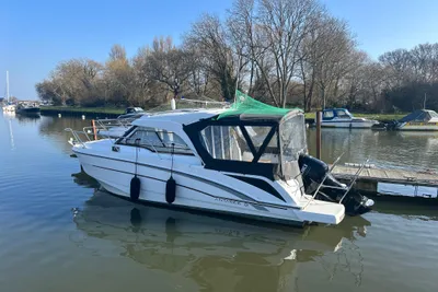 2022 Beneteau Antares 8