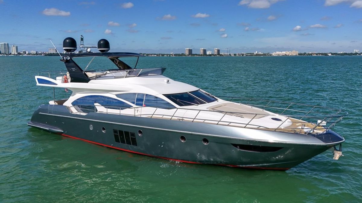 2012 Azimut 70 