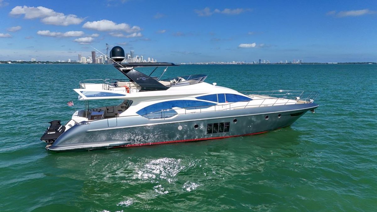 2012 Azimut 70 