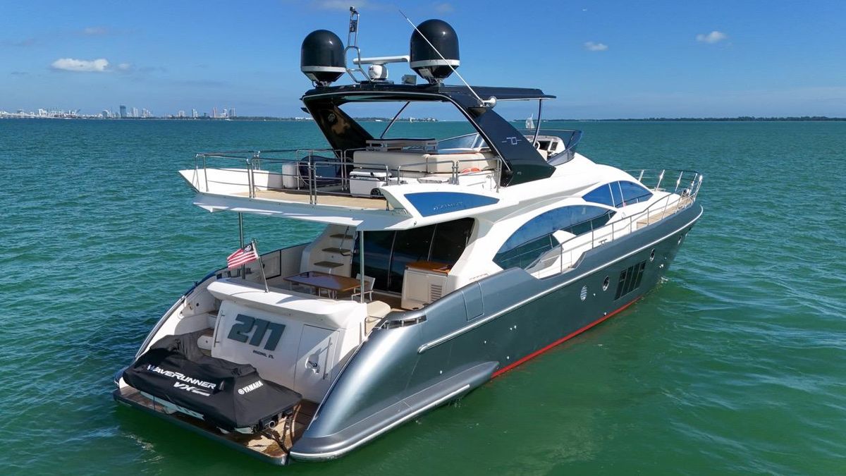 2012 Azimut 70 