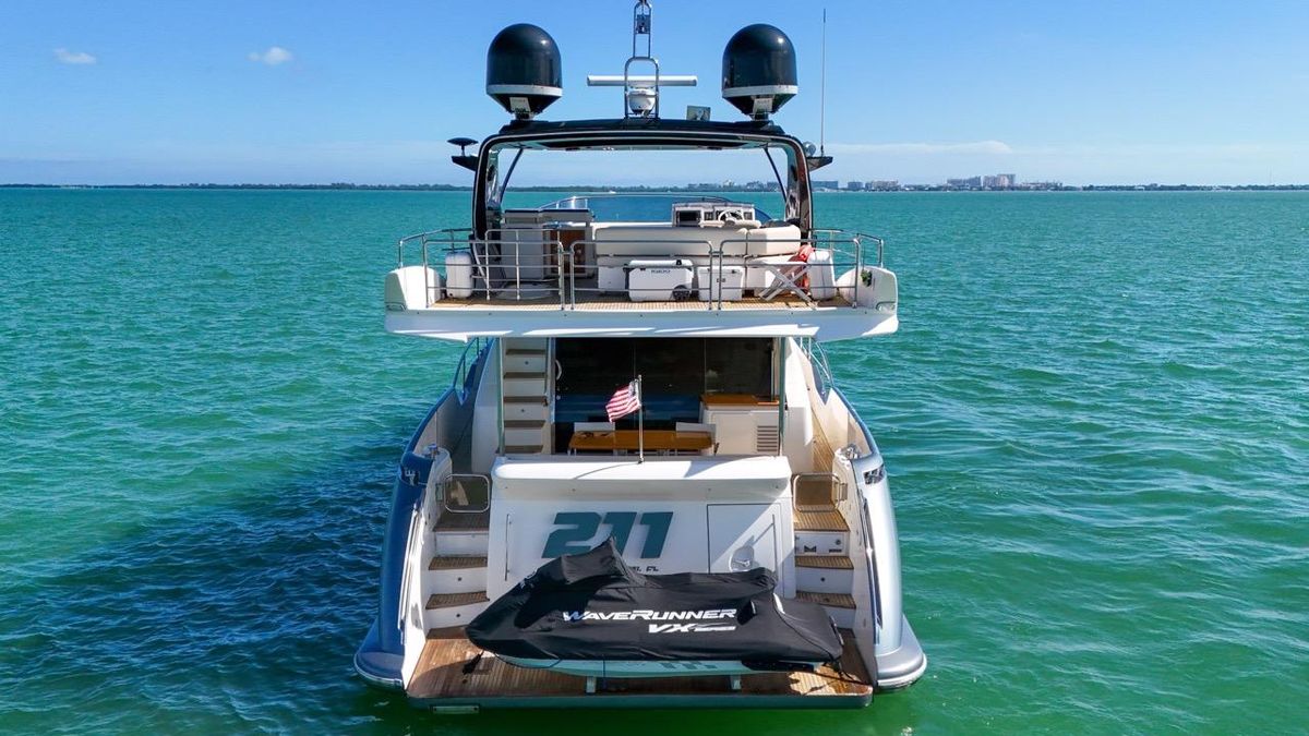 2012 Azimut 70 