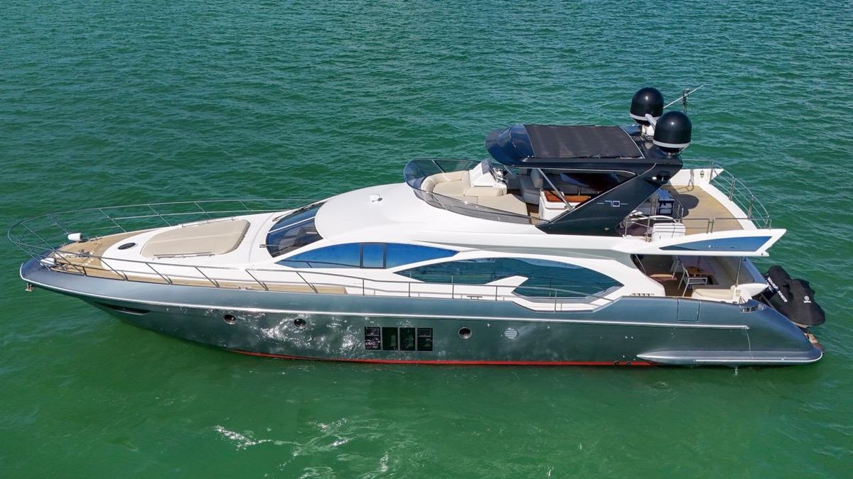 2012 Azimut 70 