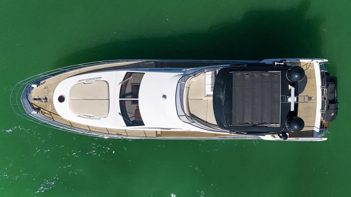 2012 Azimut 70 