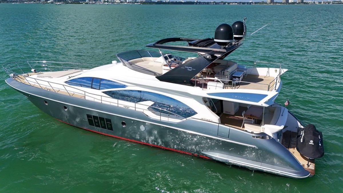 2012 Azimut 70 