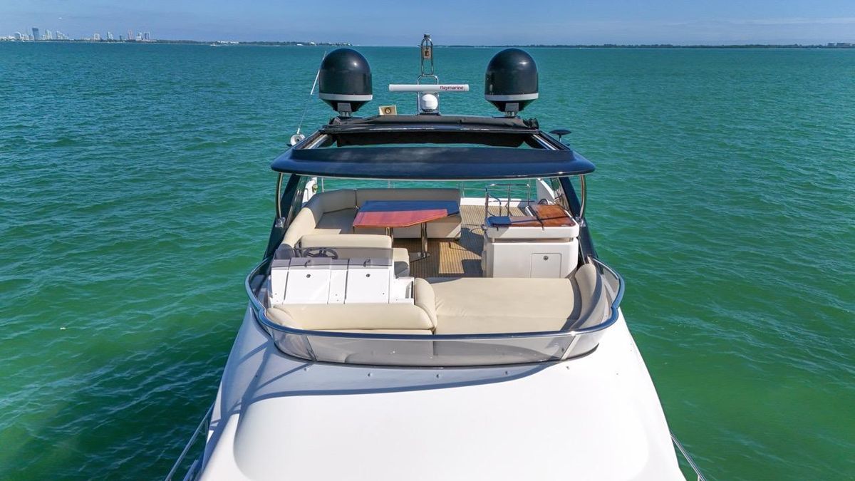 2012 Azimut 70 