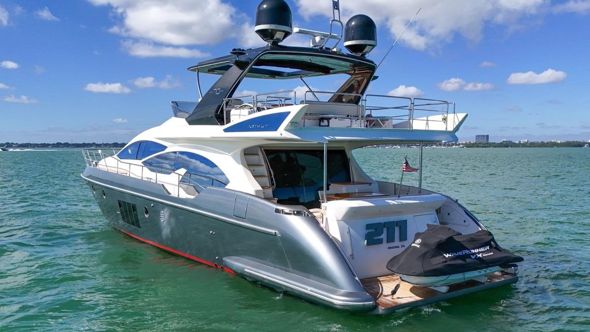 2012 Azimut 70 