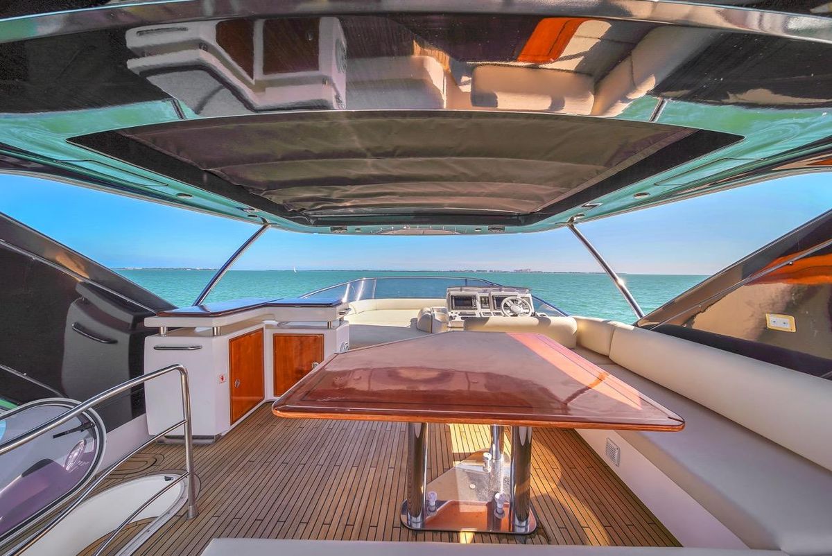 2012 Azimut 70 