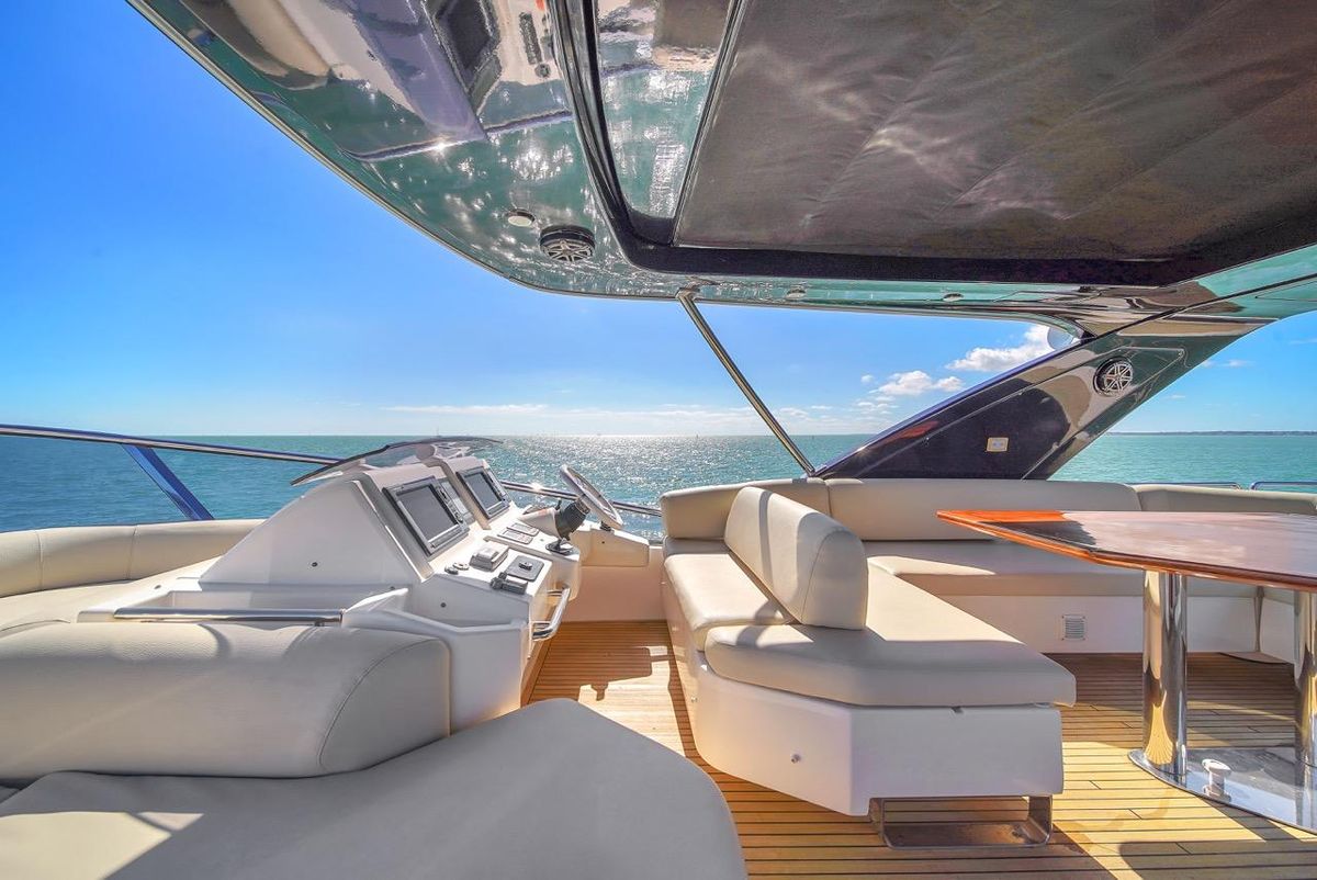 2012 Azimut 70 