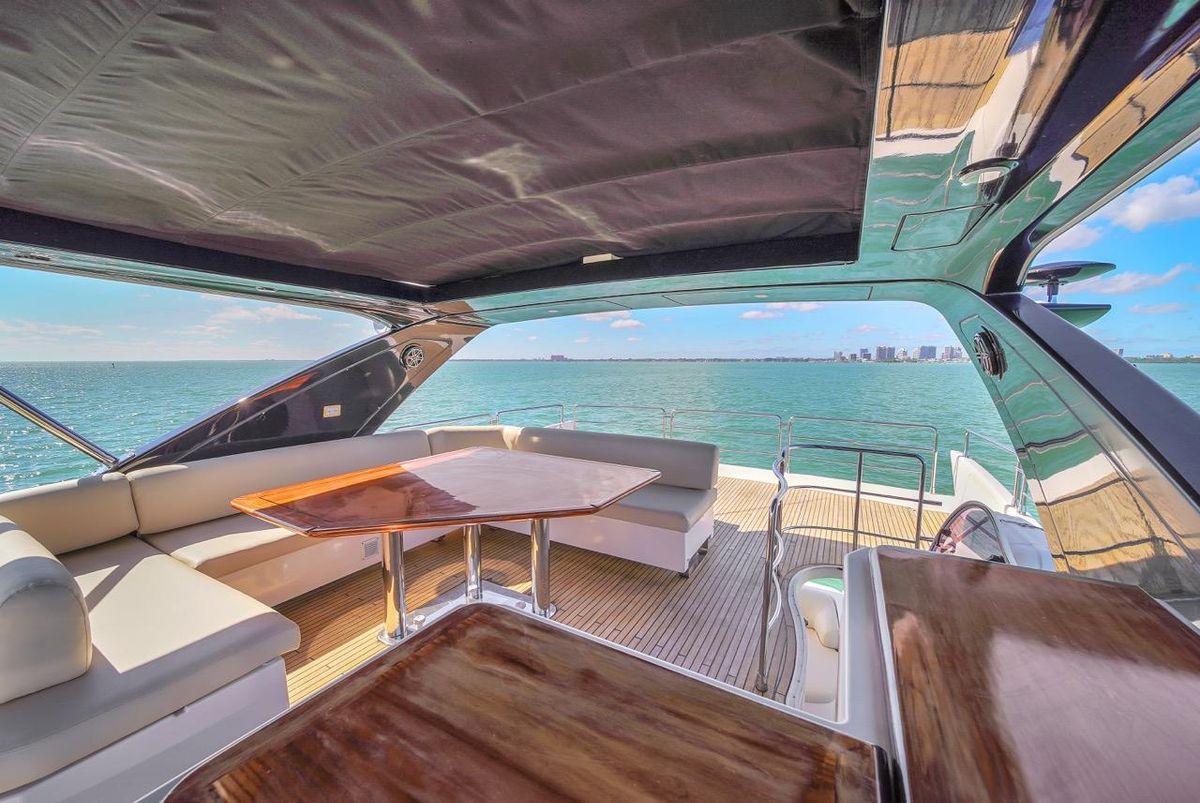 2012 Azimut 70 