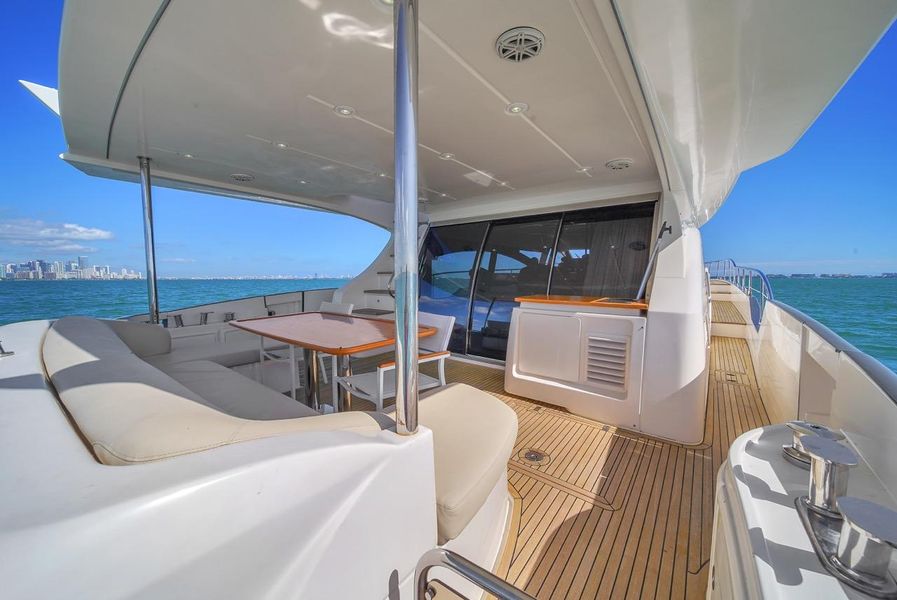 2012 Azimut Flybridge