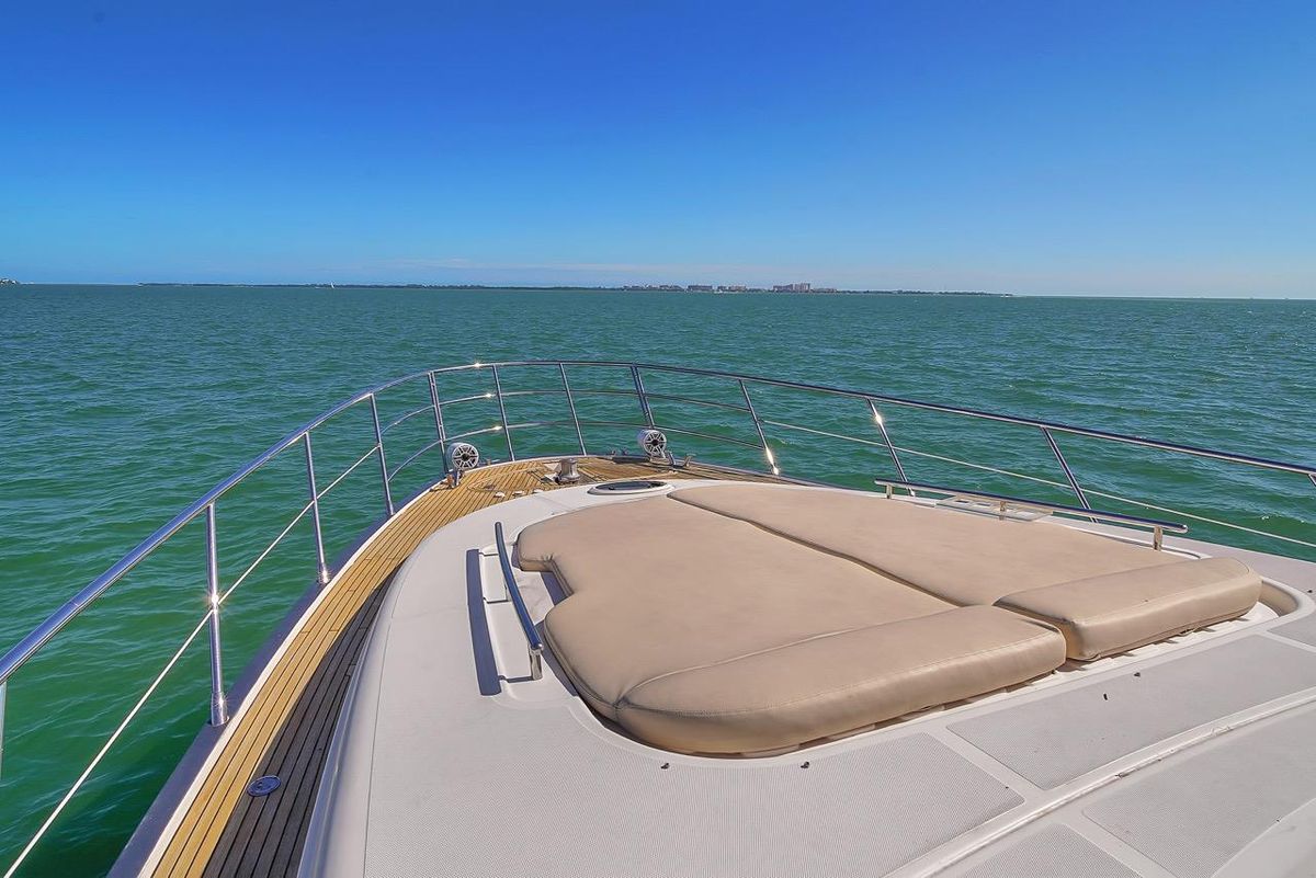 2012 Azimut 70 