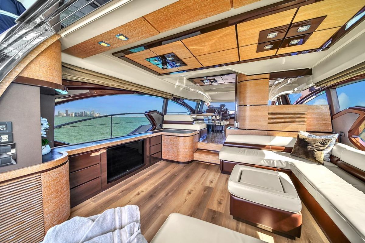 2012 Azimut 70 