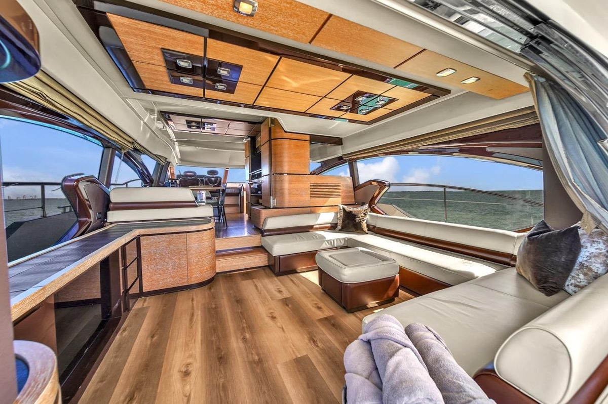 2012 Azimut 70 