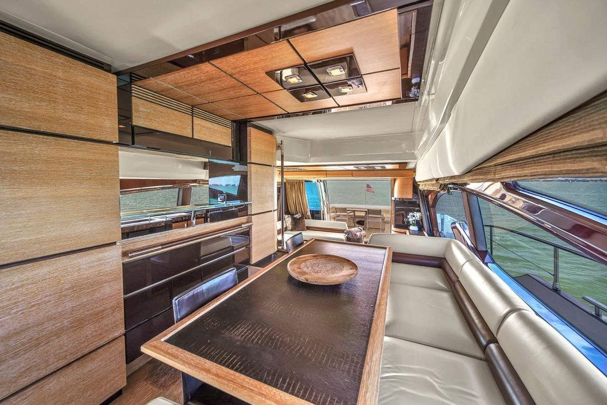 2012 Azimut 70 