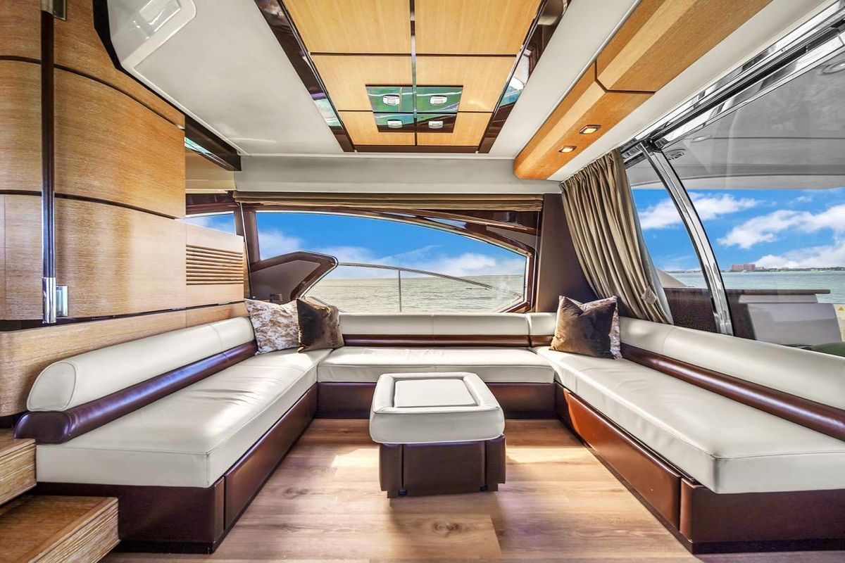 2012 Azimut 70 