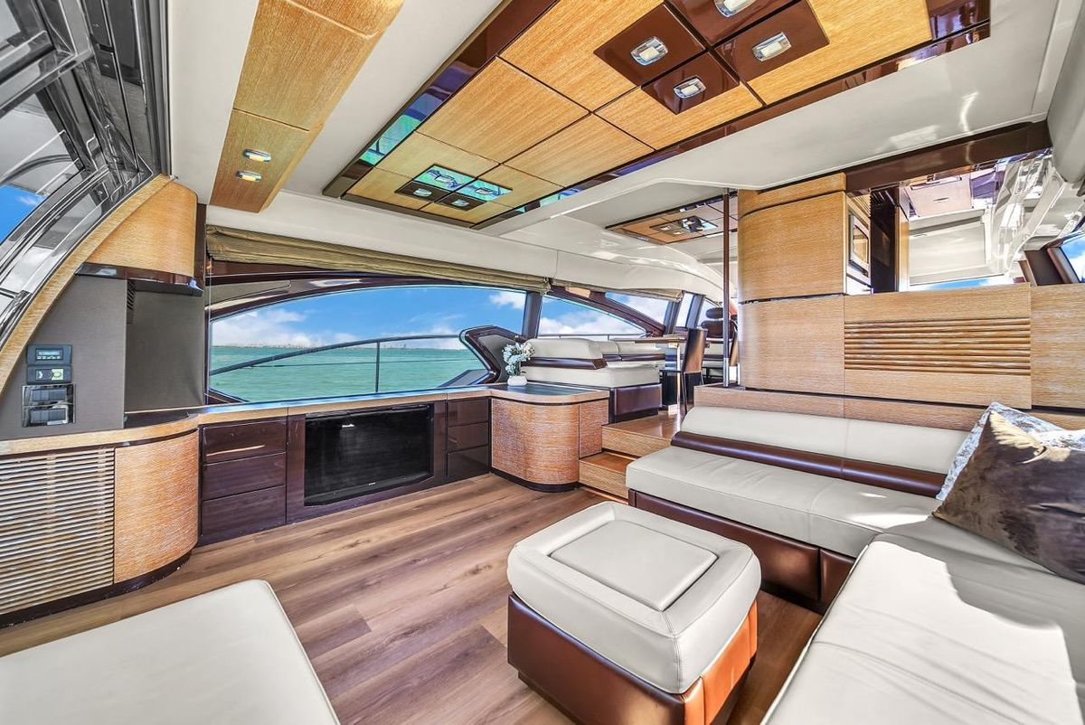 2012 Azimut 70 