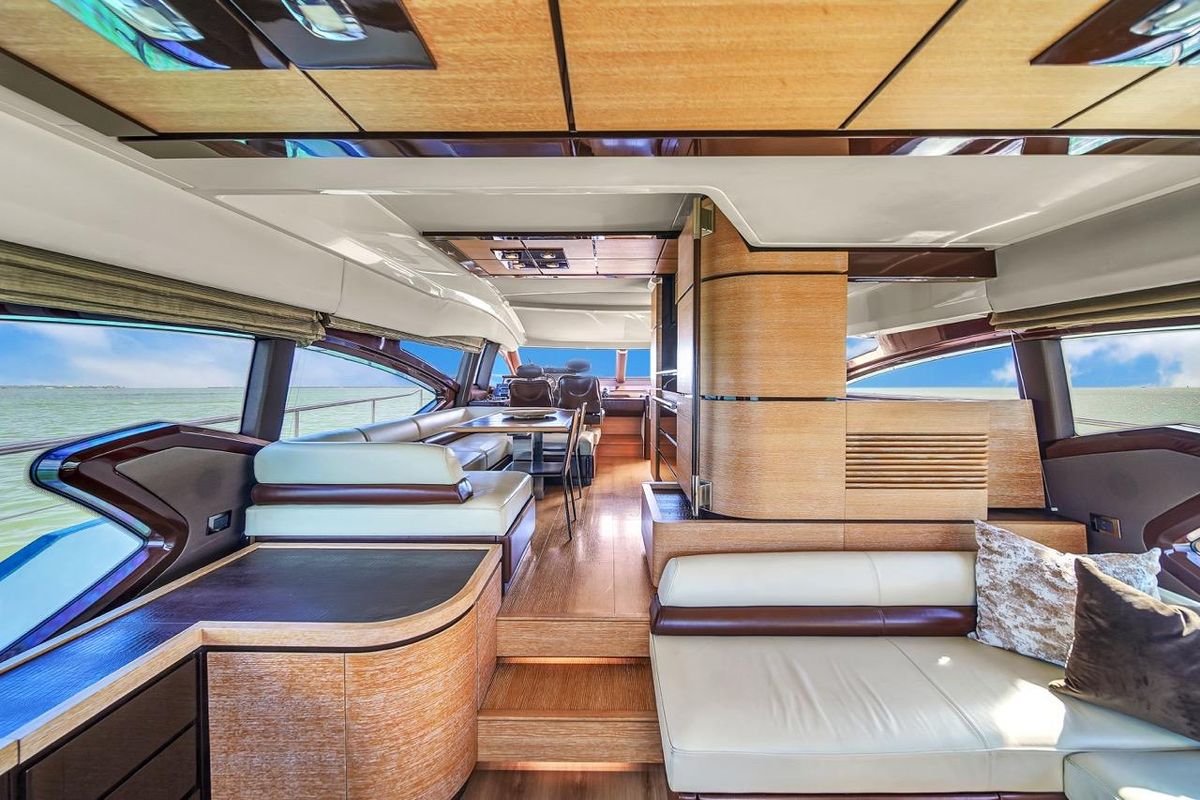 2012 Azimut 70 