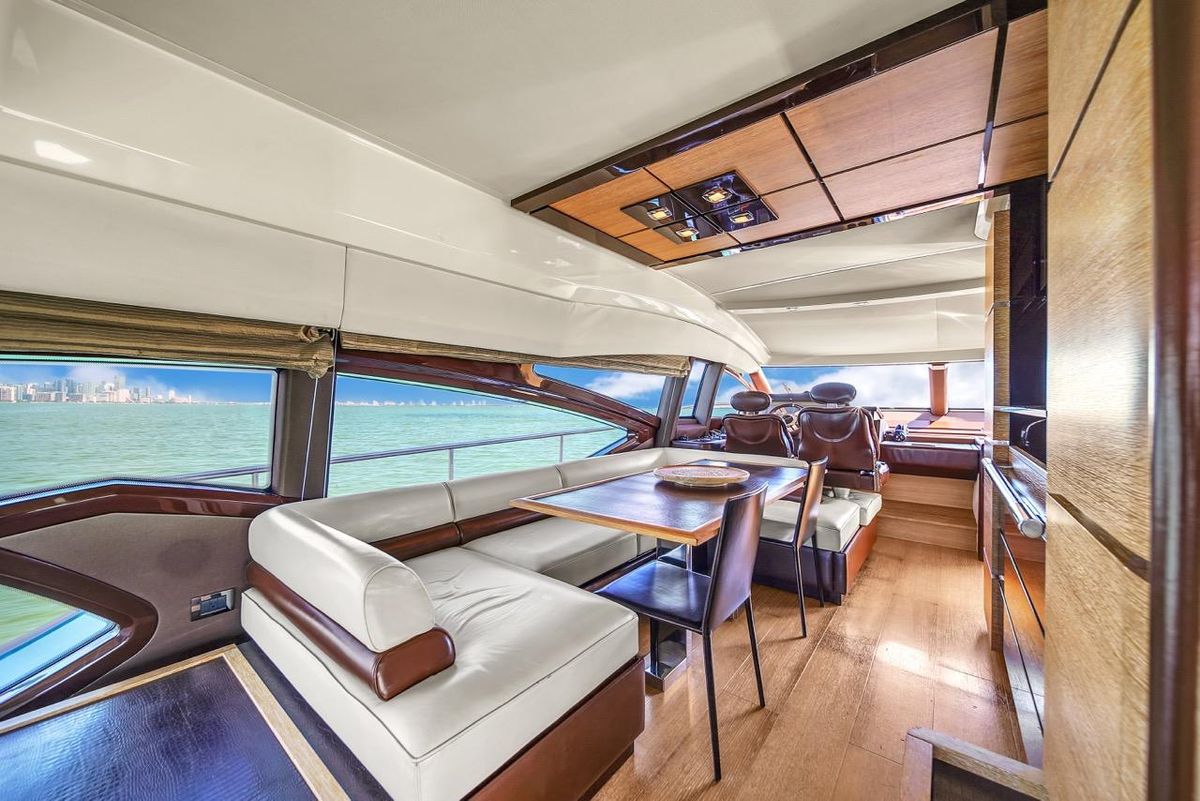2012 Azimut 70 