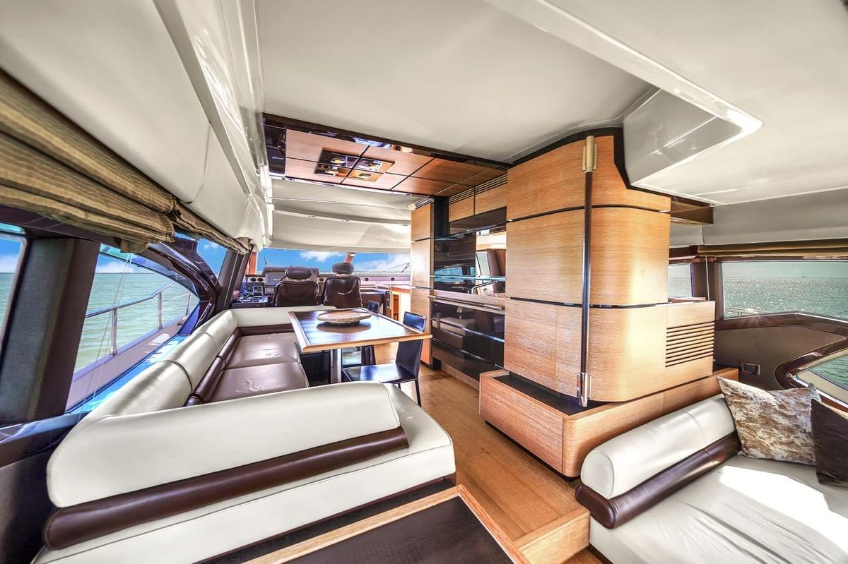 2012 Azimut 70 